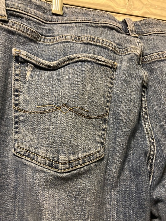 Lucky Brand Women's Straight Jeans in Light Blue Wash - Picture 7 of 10